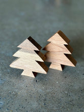Load image into Gallery viewer, Mini freestanding Christmas tree