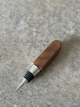 Load image into Gallery viewer, Wooden Wine Stopper