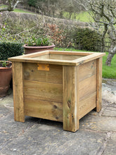 Load image into Gallery viewer, Hardwick planter.