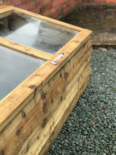Load image into Gallery viewer, Boxington Solid Wood Cold Frame