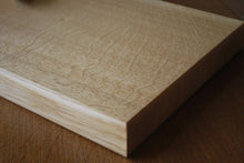 Load image into Gallery viewer, Large Oak Chopping Board - Willow Leaf Gifts