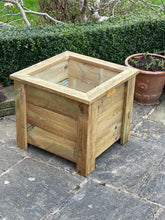 Load image into Gallery viewer, Hardwick planter // Made to order
